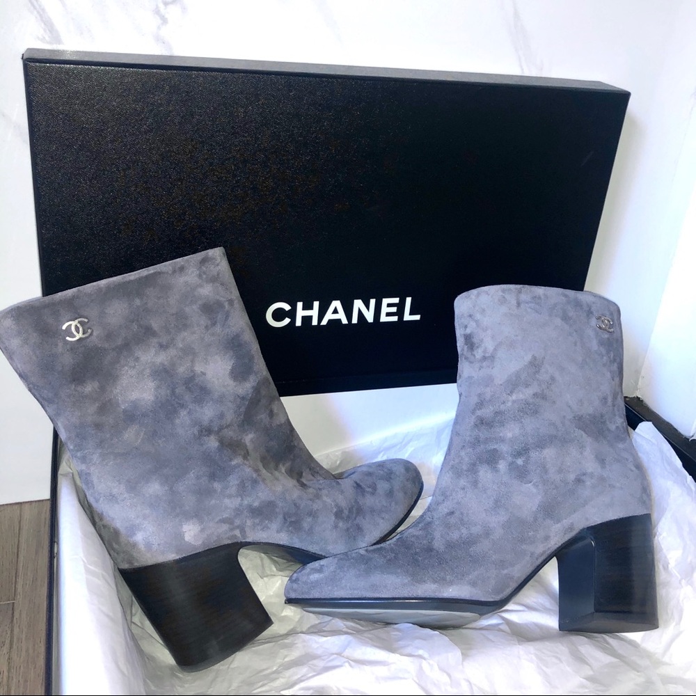 NIB Chanel suede boots!